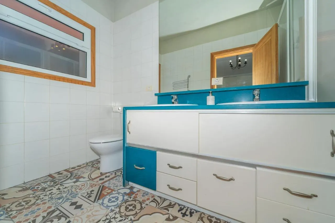 לינה וארוחת בוקר ארונה Cactus Coliving & Coworking ספרד